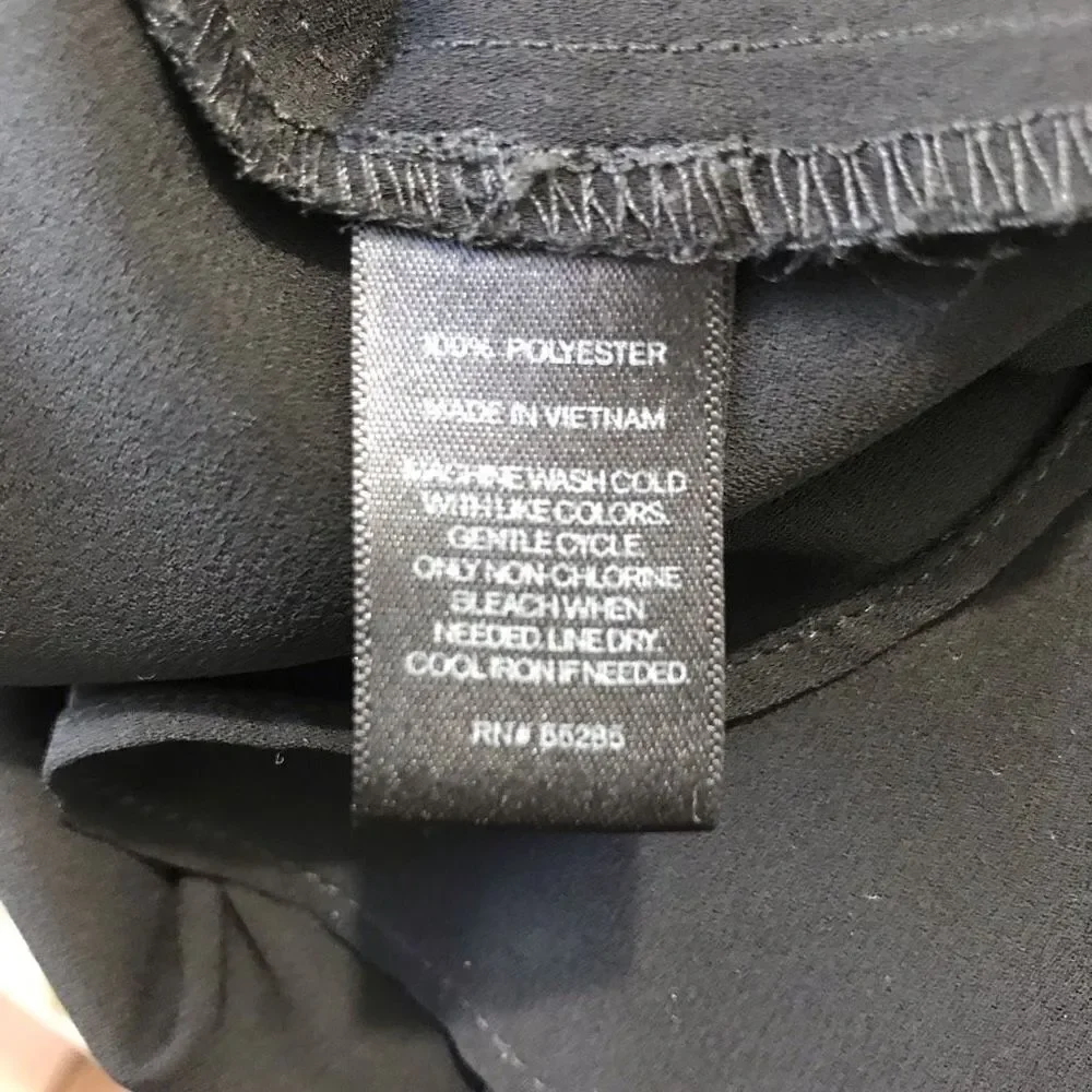 Express size S black 100% polyester sleeveless blouse￼. S131